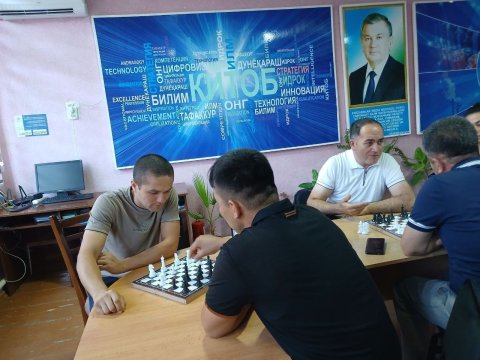 Samarqand tuman texnikumida pedagog-xodimlar o‘rtasida shaxmat va shashka musobaqasi o‘tkazildi вЂ” foto 15