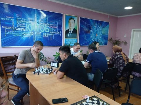 Samarqand tuman texnikumida pedagog-xodimlar o‘rtasida shaxmat va shashka musobaqasi o‘tkazildi вЂ” foto 4