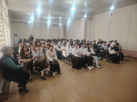 Samarqan tuman politexnikumi o'quvchi-yoshlarini mehr-oqibat, muomila madaniyati chuqur aks etgan "Quduq" badiiy filmi namoyish  etildi