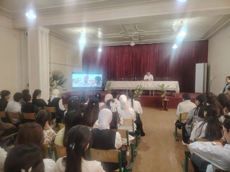 Samarqan tuman politexnikumi o'quvchi-yoshlarini mehr-oqibat, muomila madaniyati chuqur aks etgan "Quduq" badiiy filmi namoyish etildi Samarqan tuman politexnikumi o'quvchi-yoshlarini mehr-oqibat, muomila madaniyati chuqur aks etgan "Quduq" badiiy filmi namoyish etildi