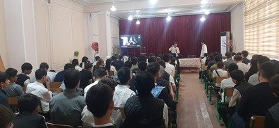 Taʼlim muassasasida “Jaholatga qarshi maʼrifat bilan” mavzusida uchrashuv va davra suhbatlari tashkil etildi Taʼlim muassasasida “Jaholatga qarshi maʼrifat bilan” mavzusida uchrashuv va davra suhbatlari tashkil etildi