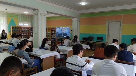 “Kitobxon oʻquvchi” loyihasi doirasida Shukrulloning “Kafansiz koʻmilganlar” asarini muhokama qilindi “Kitobxon oʻquvchi” loyihasi doirasida Shukrulloning “Kafansiz koʻmilganlar” asarini muhokama qilindi