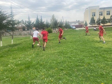 O’quvchi- yoshlar o’rtasida sportning futbol turi bo’yicha musobaqa tashkil etildi O’quvchi- yoshlar o’rtasida sportning futbol turi bo’yicha musobaqa tashkil etildi