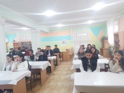 “Vatan kelajagi uchun barchamiz daxldormiz” shiori ostida bugunning dolzarb mavzularida debatlar o‘tkazildi