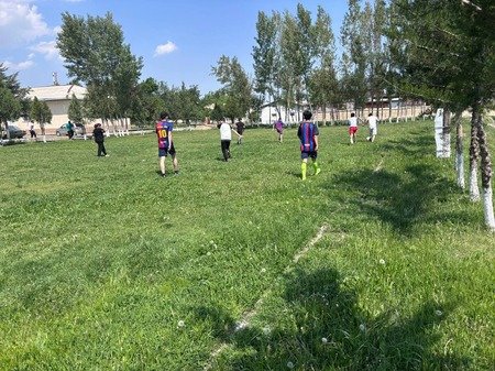 “Oʻquvchilar ligasi” sport musobaqalari turkumida futbol sport turi bo'yicha musobaqa oʻtkazildi