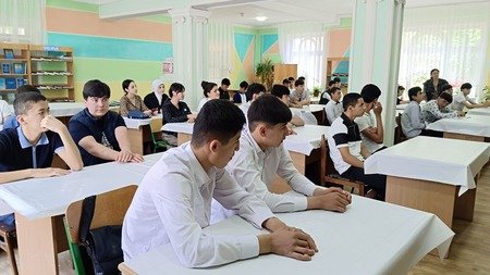 “Kitobxon oʻquvchi” loyihasi doirasida Chingiz Aytmatovning “Oq kema” asari, Nazar Eshonqulning “Maymun yetaklagan odam” asarini muhokama qilindi