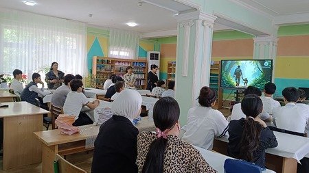 “Kitobxon oʻquvchi” loyihasi doirasida Chingiz Aytmatovning “Oq kema” asari, Nazar Eshonqulning “Maymun yetaklagan odam” asarini muhokama qilindi