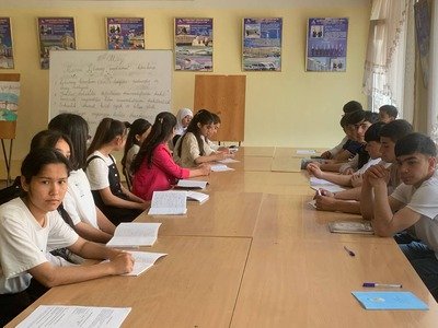 Taʼlim muassasasida “Jaholatga qarshi maʼrifat bilan” mavzusida uchrashuv va davra suhbatlari tashkil etildi