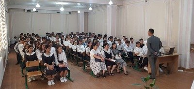  “Vatan kelajagi uchun barchamiz daxldormiz” shiori ostida bugunning dolzarb mavzularida debatlar oʻtkazildi