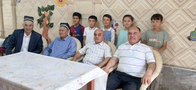 9-may - " Xotira va qadirlashkuni" munosabati bilan "Vatan fidoyilarni unutmaydi "  shiori ostida yoshi ulug' o'qituvchilarni xolidan xabar olindi