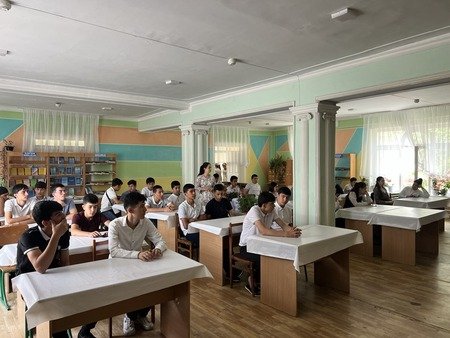 Samarqand tuman politexnikumida “Kitobxon oʻquvchi” loyihasi doirasida Said Ahmadning “Ufq” romanini muhokama qilindi