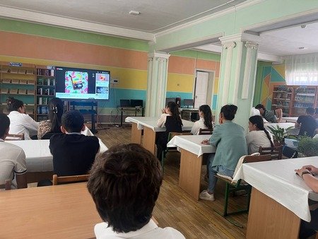 Samarqand tuman politexnikumida “Kitobxon oʻquvchi” loyihasi doirasida Said Ahmadning “Ufq” romanini muhokama qilindi