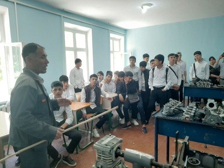 Samarqand tuman politexnikumida umum taʼlim maktablari oʻquvchilari uchun ochiq eshiklar kuni tashkil etildi