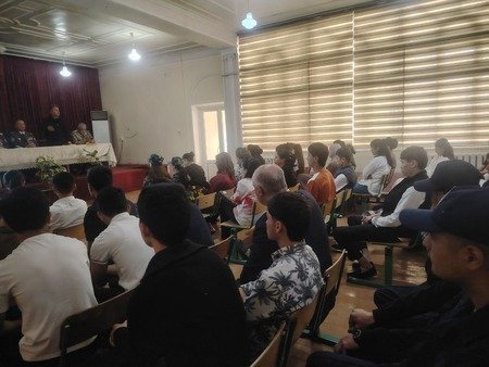 “Oʻquvchilar kino kunlari” doirasida taniqli kino arboblari ishtirokida ijodiy uchrashuvlar hamda “Qoʻqon shamoli” kinofilmini namoyish etildi .