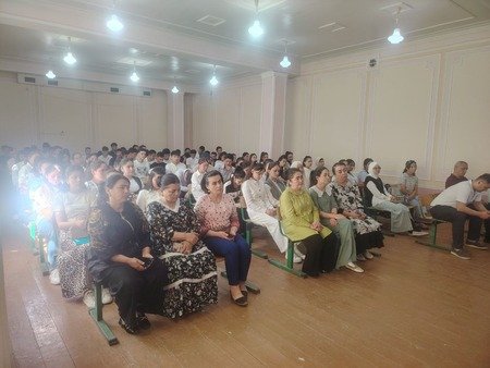 “Oʻquvchilar kino kunlari” doirasida taniqli kino arboblari ishtirokida ijodiy uchrashuvlar hamda “Qoʻqon shamoli” kinofilmini namoyish etildi .