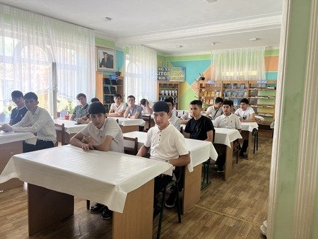 “Kitobxon oʻquvchi” loyihasi doirasida Den Braunning “Ibtido” romani muhokama qilindi