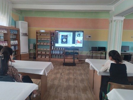 “Kitobxon oʻquvchi” loyihasi doirasida Den Braunning “Ibtido” romani muhokama qilindi