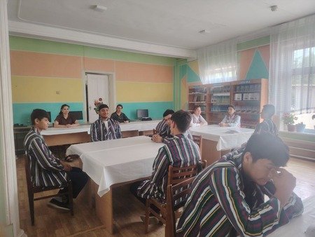 “Milliy qadriyatlar va ularning millat ma’naviyatidagi o‘rni” shiori ostida davra suhbati tashkil etildi.