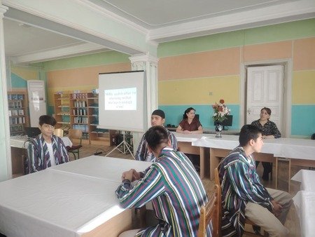 “Milliy qadriyatlar va ularning millat ma’naviyatidagi o‘rni” shiori ostida davra suhbati tashkil etildi.