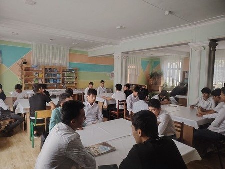 Jadidlar va qatagʻon qurbonlari xotirasiga bagʻishlangan “Maʼrifat gurunglari” kechasi tashkil qilindi.