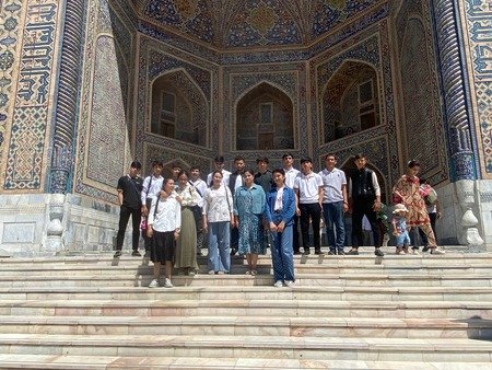 “Oʻquvchilarning muzeylarga tashrifi” loyihasi amalga oshirildi.