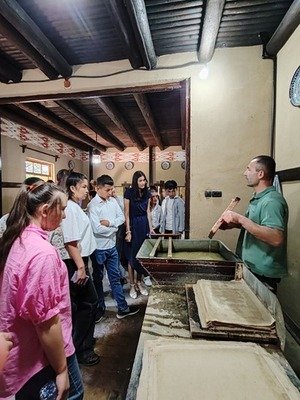 Oʻquvchilardagi vatanparvarlikni oshirish maqsadida ichki turizmni rivojlantirish loyihasi doirasida sayohat manzillariga oʻquvchilar yuborildi