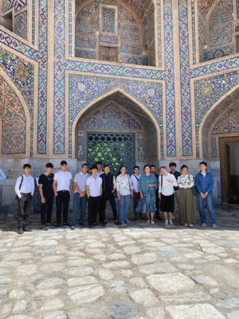 “Oʻquvchilarning muzeylarga tashrifi” loyihasi amalga oshirildi.