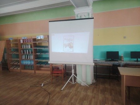 “Kitobxon oʻquvchi” loyihasi doirasida Luqmon Boʻrixonning “Jaziramadagi odamlar” asari, Abdulla Qodiriyning “Mehrobdan chayon” asari tavsiya etildi.