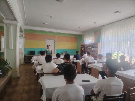 “Giyohvandlik va OITS – asr vabosi” mavzusida davra suhbati tashkil etildi. 