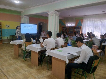 Taʼlim muassasasida “Kitobxon oʻquvchi” loyihasi doirasida Abdulla Qodiriyning “Mehrobdan chayon” asari muhokama qilindi.