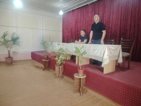 Taʼlim muassasasi rahbariyati va oʻquvchilar uchrashuvi tashkil etildi.