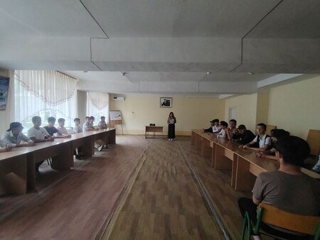 “Jadidchilik harakati namoyondalari va ularning faoliyati” toʻgʻrisida maʼnaviy-maʼrifiy davra suhbati tashkil etildi. 